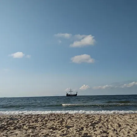 Prázdninový dům New, Comfortable By The Sea Ledzin
